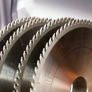 Tool,For,Woodworking,,Circular,Saws,With,Carbide,Brazing,For,Cutting