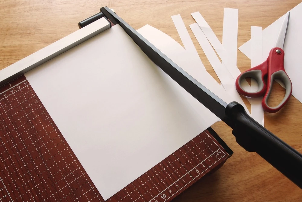 paper cutting knife